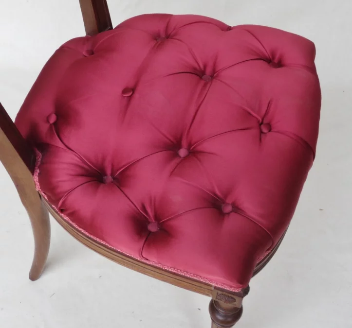 ルイ16世スタイルのアームチェアのペア