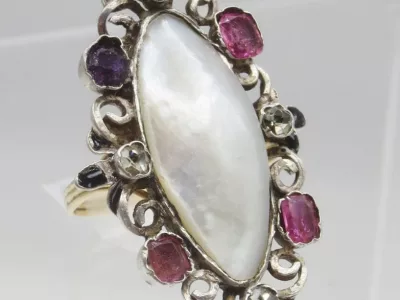 RING AUS DEM NEUNZEHNTEN JAHRHUNDERT