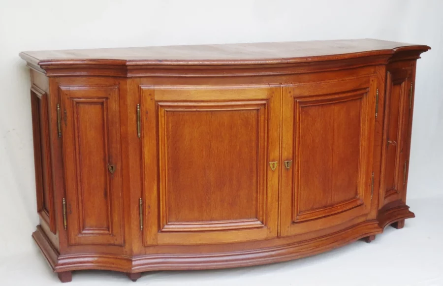 18世紀のビュッフェ