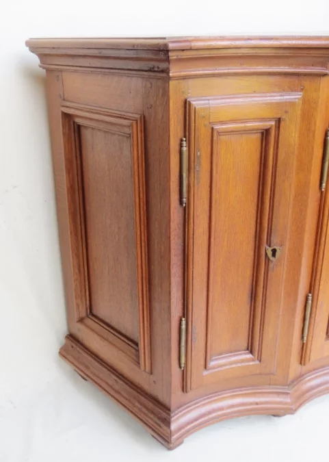 18世紀のビュッフェ