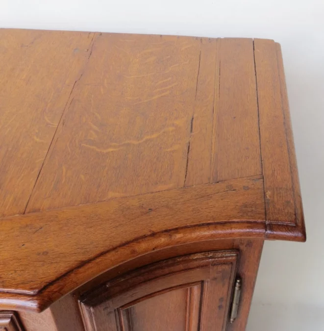 18世紀のビュッフェ