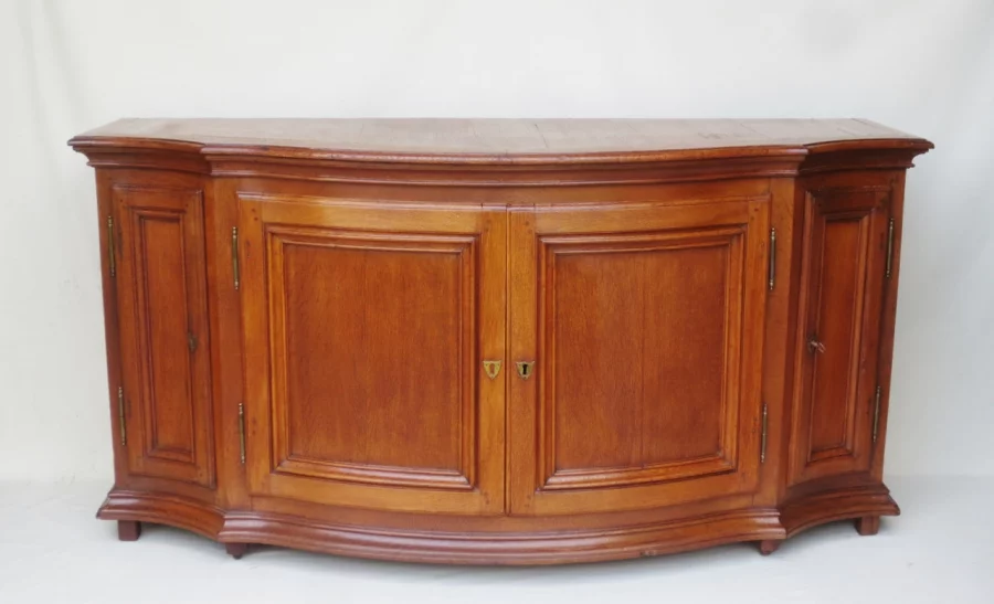 18世紀のビュッフェ