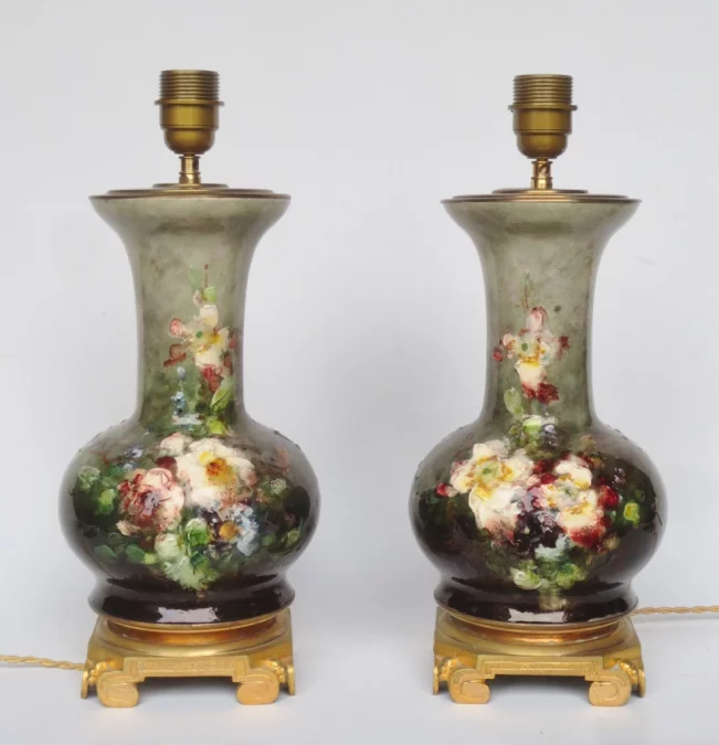 PAIR OF CERAMIC LAMPS