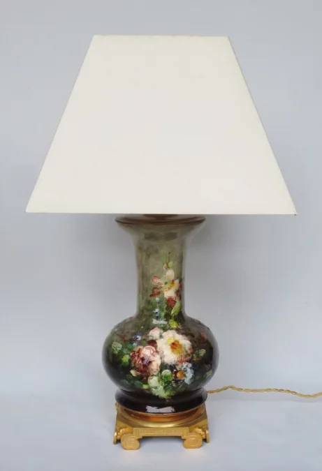 PAIR OF CERAMIC LAMPS