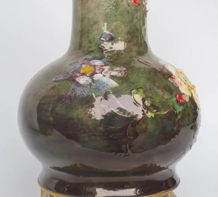 PAIR OF CERAMIC LAMPS