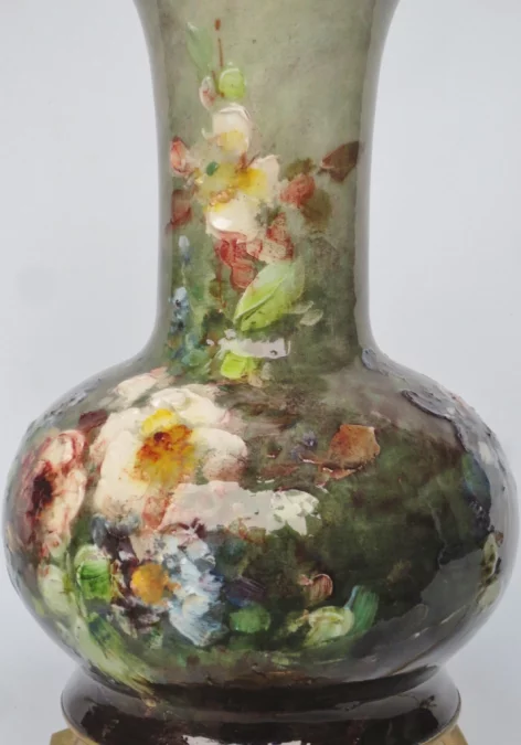 PAIR OF CERAMIC LAMPS