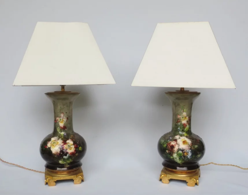 PAIR OF CERAMIC LAMPS
