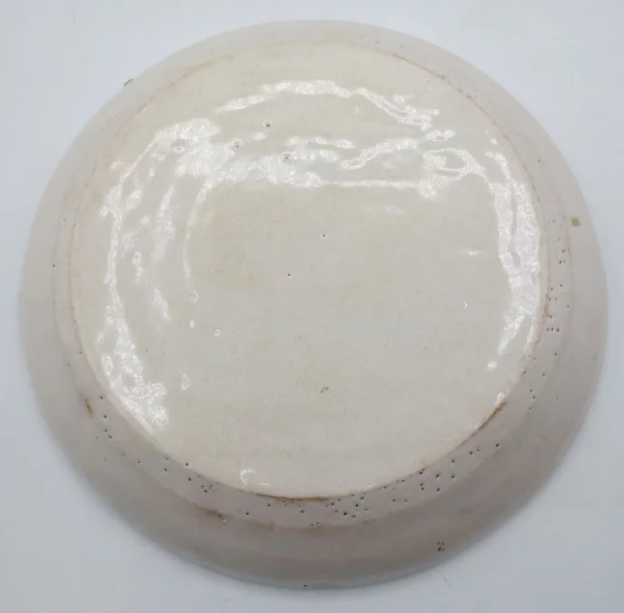 Assiette en faïence, XVIIIe siècle.