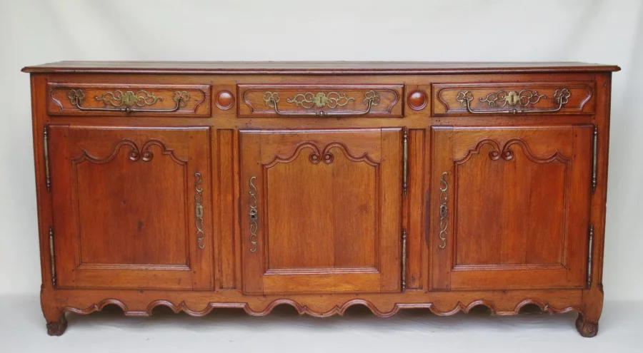 18世紀ロレーヌ様式のサイドボード