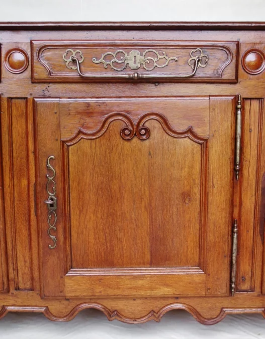 18世紀ロレーヌ様式のサイドボード