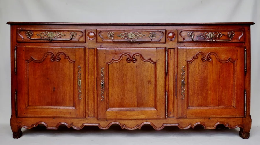 18世紀ロレーヌ様式のサイドボード