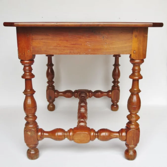 ルイ14世時代のライティングテーブル