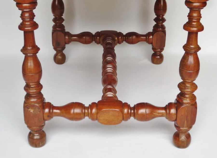 ルイ14世時代のライティングテーブル