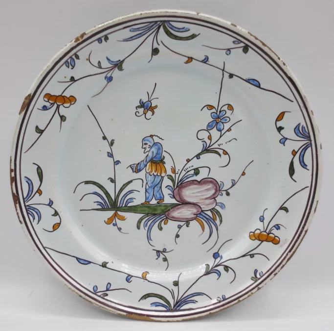 Assiette La Tronche, XVIIIe siècle.