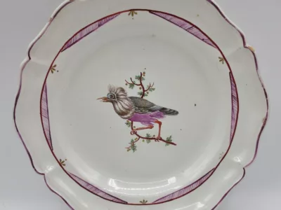 Assiette en faïence, XVIIIe siècle.