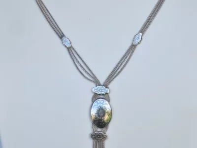 COLLAR DE PLATA, ANATOLIA