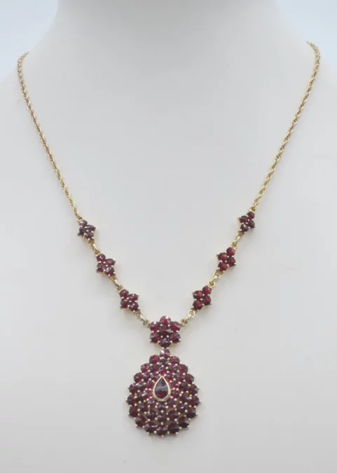 镀金石榴石项链