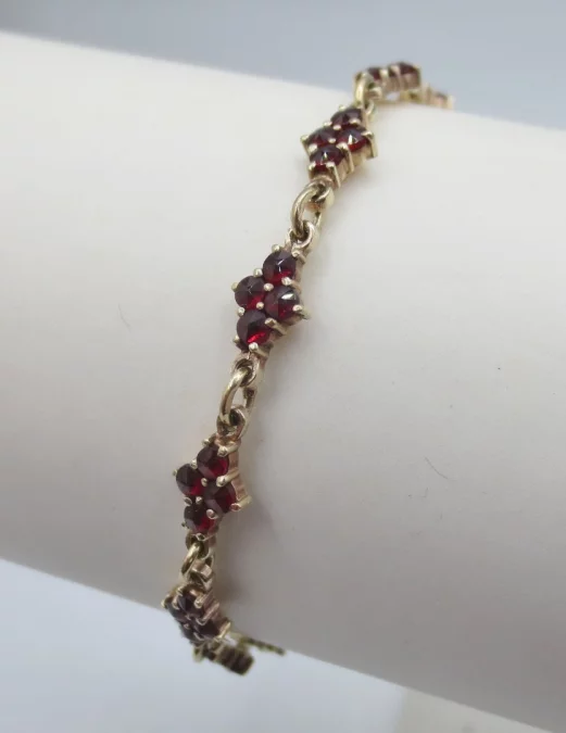 镀金石榴石项链