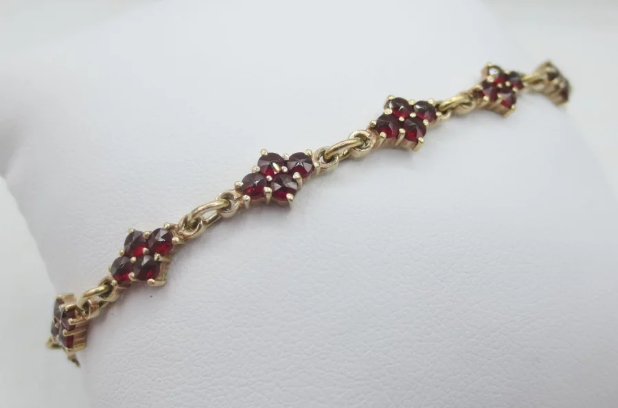 镀金石榴石项链