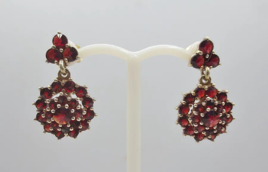 镀金石榴石耳环