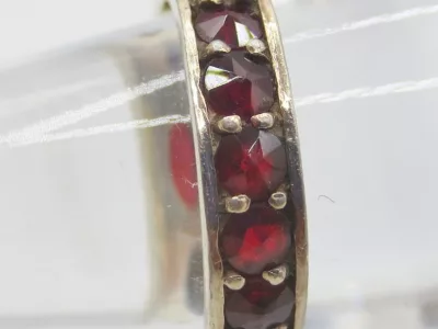 ANILLO DE VERMEIL Y GRANATE