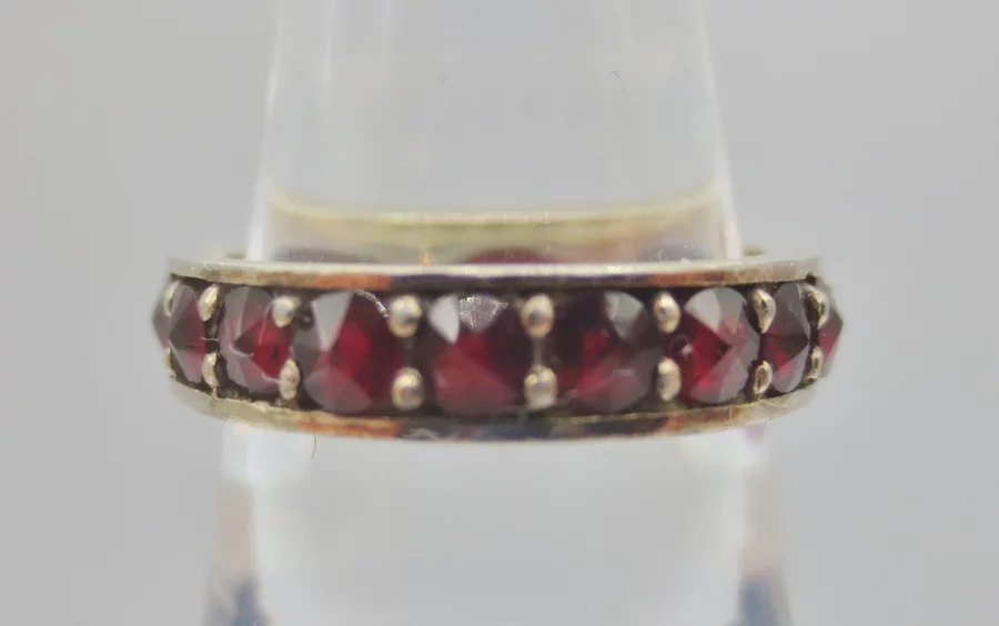 镀金石榴石戒指