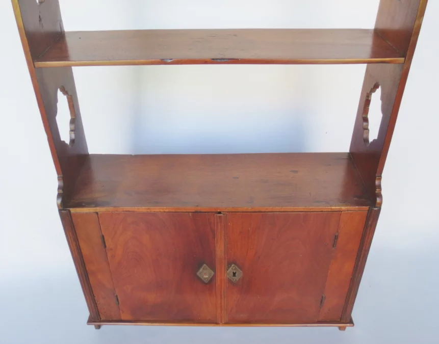 Étagère murale, XVIIIe siècle.