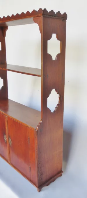 Étagère murale, XVIIIe siècle.