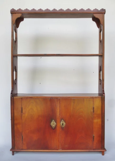 Étagère murale, XVIIIe siècle.