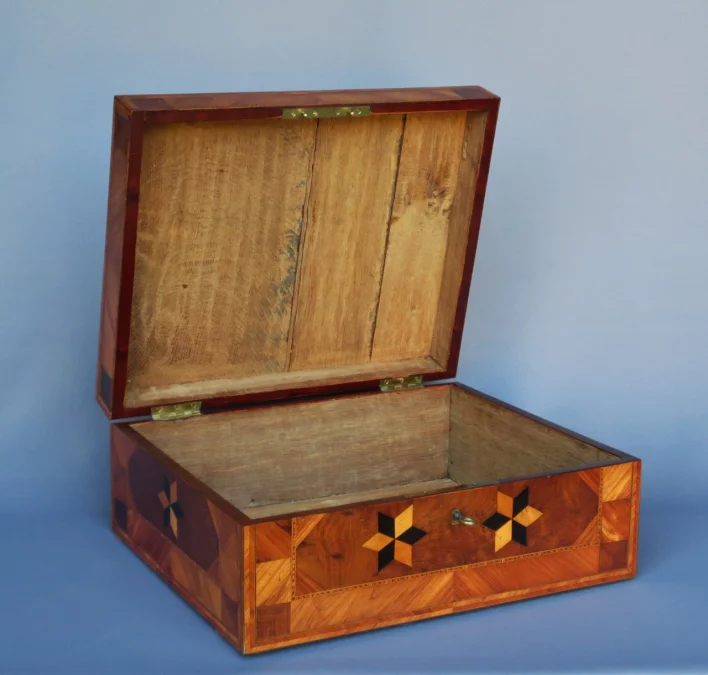 Grand coffret en marqueterie, fin du XVIIIe siècle