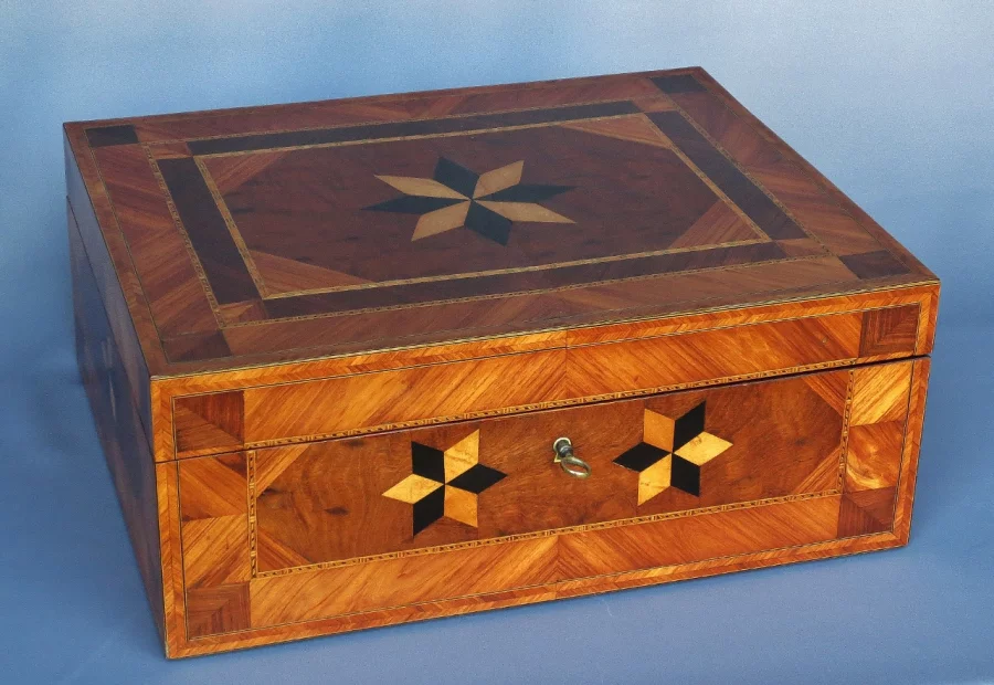 Grand coffret en marqueterie, fin du XVIIIe siècle