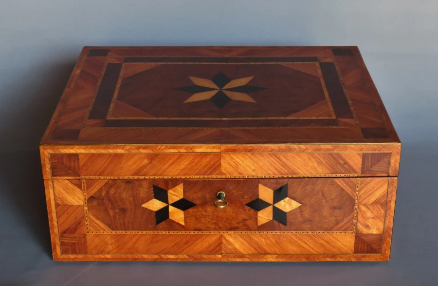 Grand coffret en marqueterie, fin du XVIIIe siècle