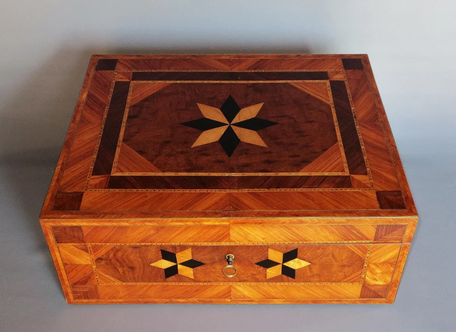 Grand coffret en marqueterie, fin du XVIIIe siècle