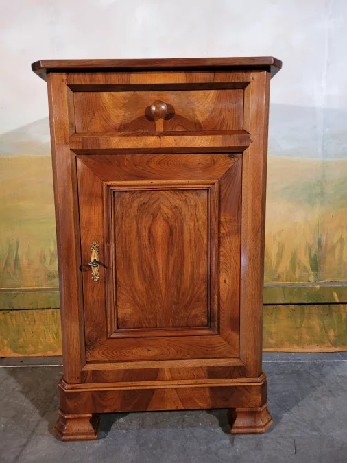 路易·菲利普时期的橱柜