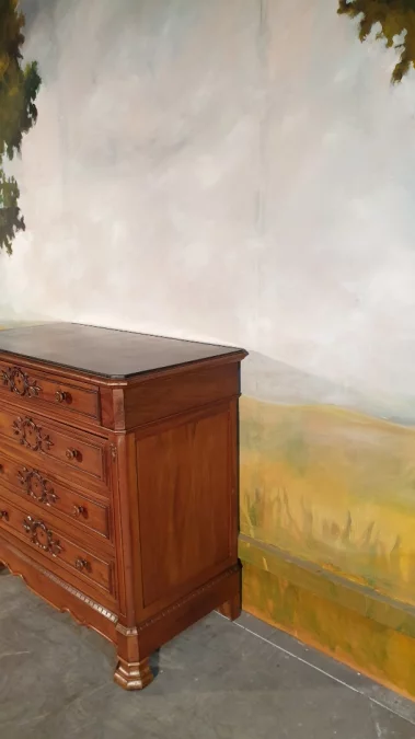 Petite commode Louis Philippe en noyer