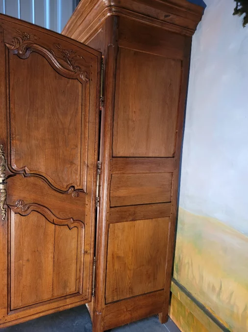 ШКАФ В СТИЛЕ ЛЮДОВИКА XV