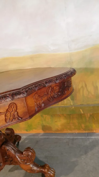 MESA PEDESTAL DEL SIGLO XIX