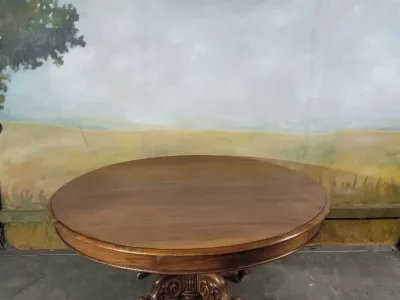 十九世纪基座桌