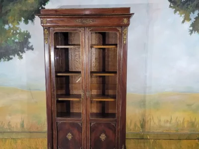 Bücherregal aus der Napoleon-III-Periode