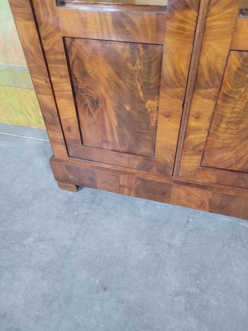 Книжный шкаф периода французской реставрации