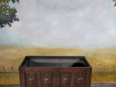 EIGHTEENTH CENTURY JARDINIERE