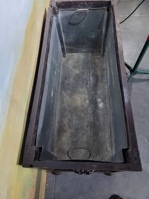 EIGHTEENTH CENTURY JARDINIERE