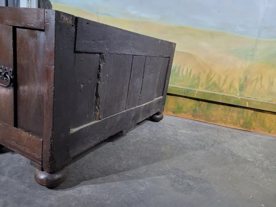 EIGHTEENTH CENTURY JARDINIERE