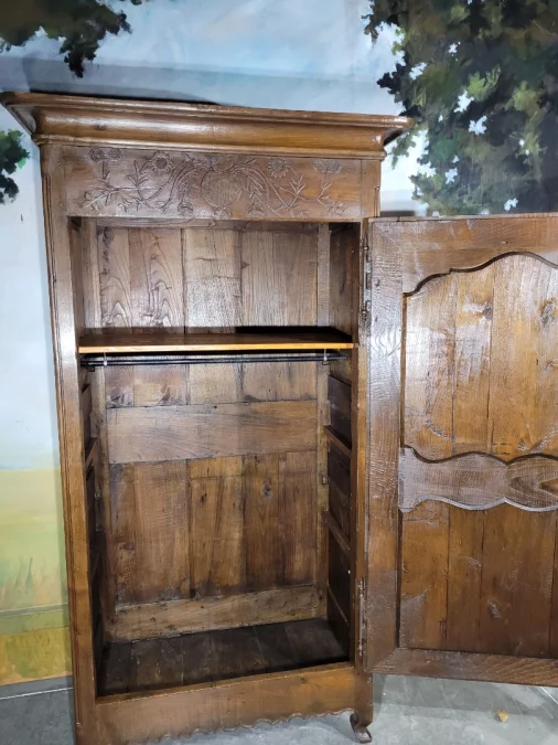 ルイ15世時代の食器棚