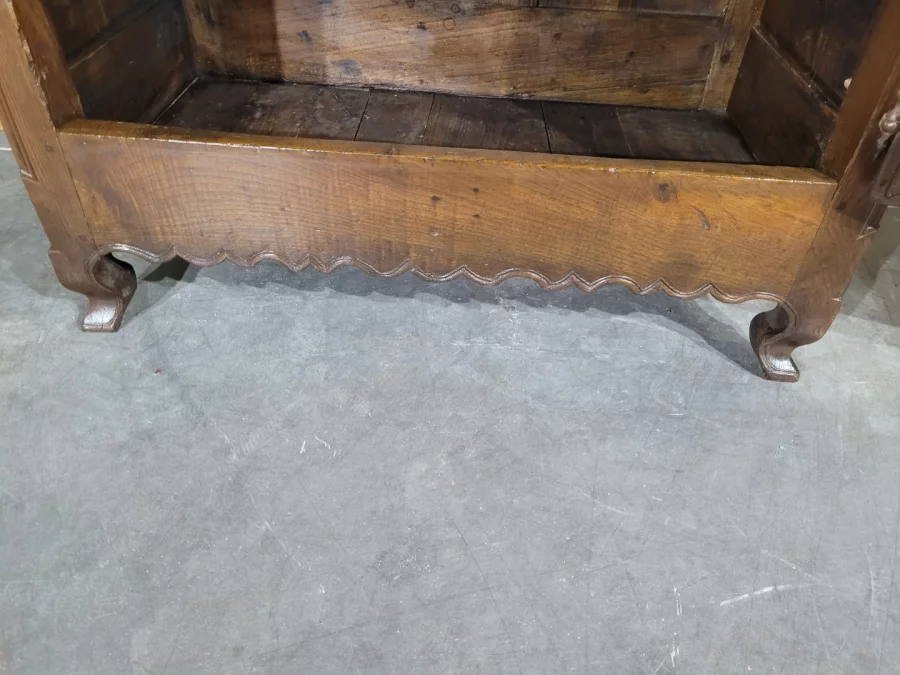 ルイ15世時代の食器棚