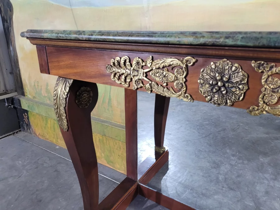 Консольный столик в стиле Наполеона III