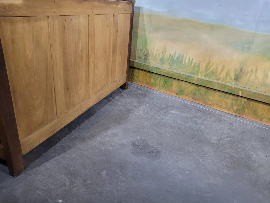 Сервант в стиле ар-деко