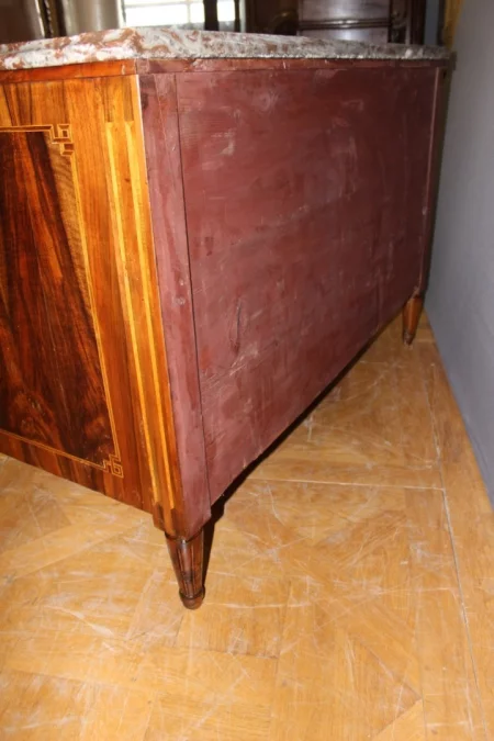 Commode  Louis XVI Suisse fin XVIII