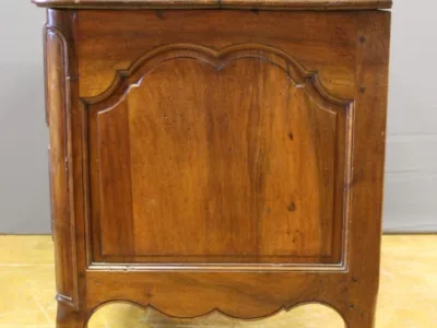 Commode provençale Louis XV en noyer XVIII