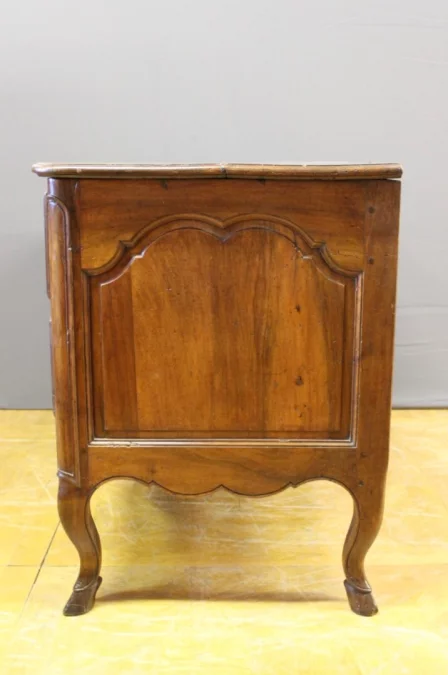 Commode provençale Louis XV en noyer XVIII